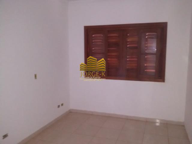 Casa à venda com 2 quartos, 180m² - Foto 4