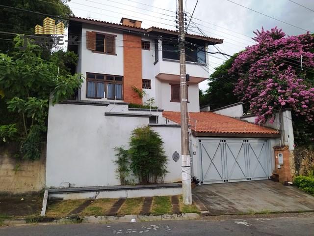 Casa à venda com 3 quartos, 600m² - Foto 1