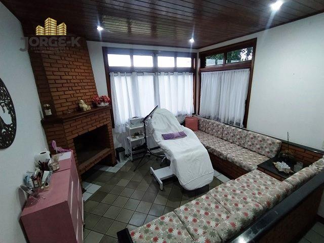 Casa à venda com 3 quartos, 600m² - Foto 4