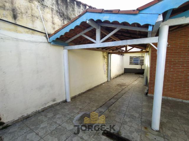 Casa para alugar com 2 quartos, 300m² - Foto 2