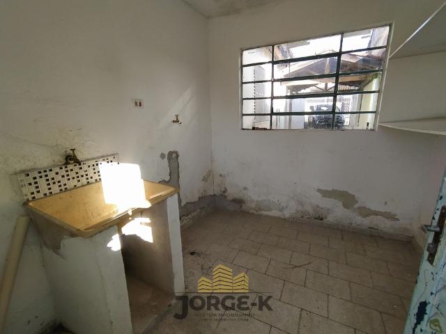 Casa para alugar com 2 quartos, 300m² - Foto 11