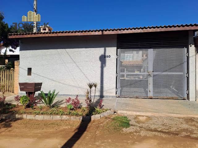 Casa à venda com 3 quartos, 300m² - Foto 2