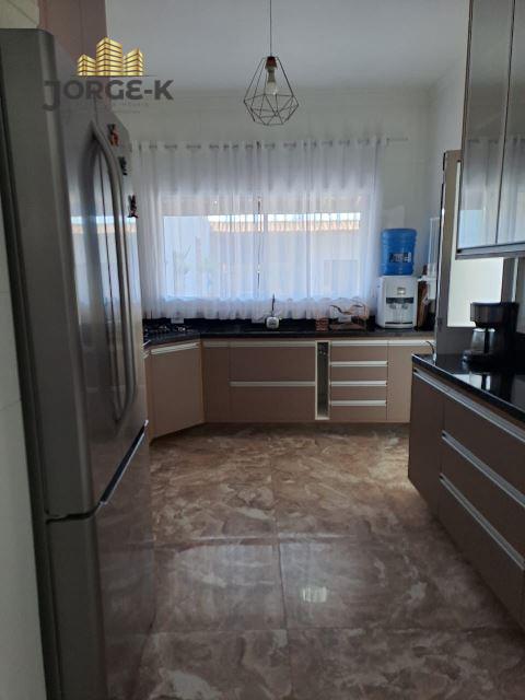 Casa à venda com 3 quartos, 300m² - Foto 15