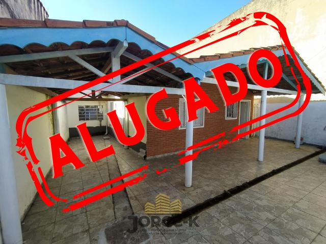 Casa para alugar com 2 quartos, 300m² - Foto 1