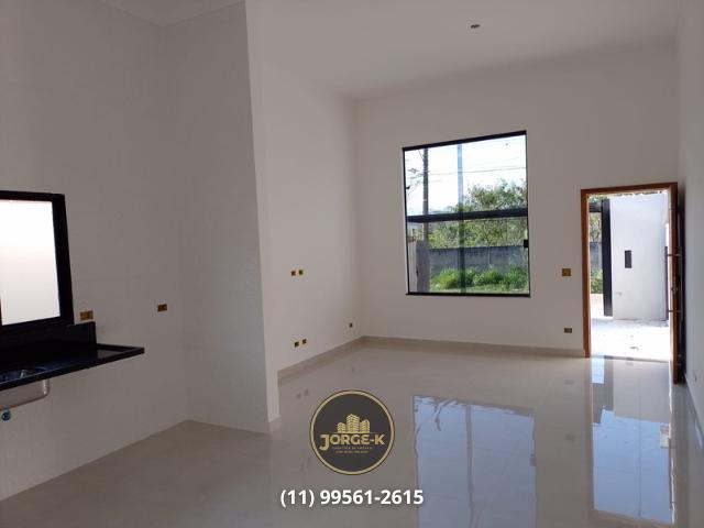 Casa à venda com 3 quartos, 180m² - Foto 4